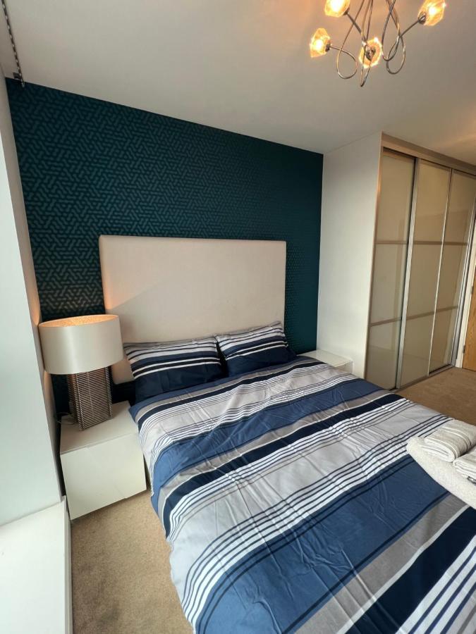 Cityscape Serenity: 10Th Floor Oasis Near City Airport, Excel & 02 Apartment Londra Exterior foto