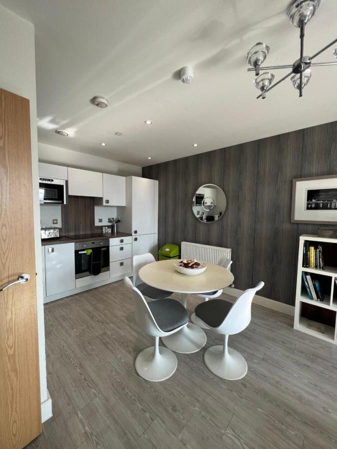 Cityscape Serenity: 10Th Floor Oasis Near City Airport, Excel & 02 Apartment Londra Exterior foto