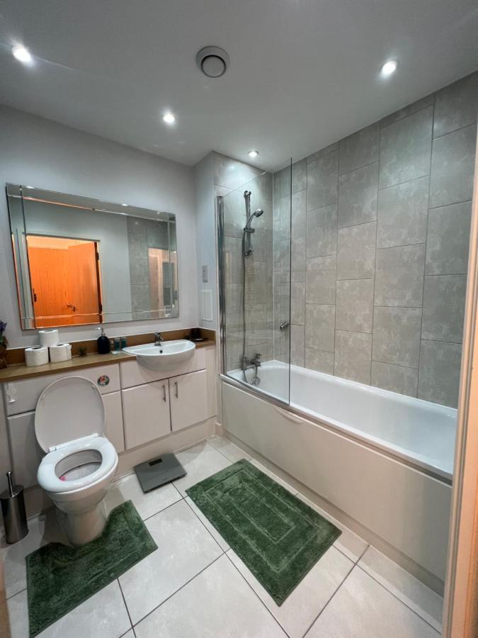 Cityscape Serenity: 10Th Floor Oasis Near City Airport, Excel & 02 Apartment Londra Exterior foto