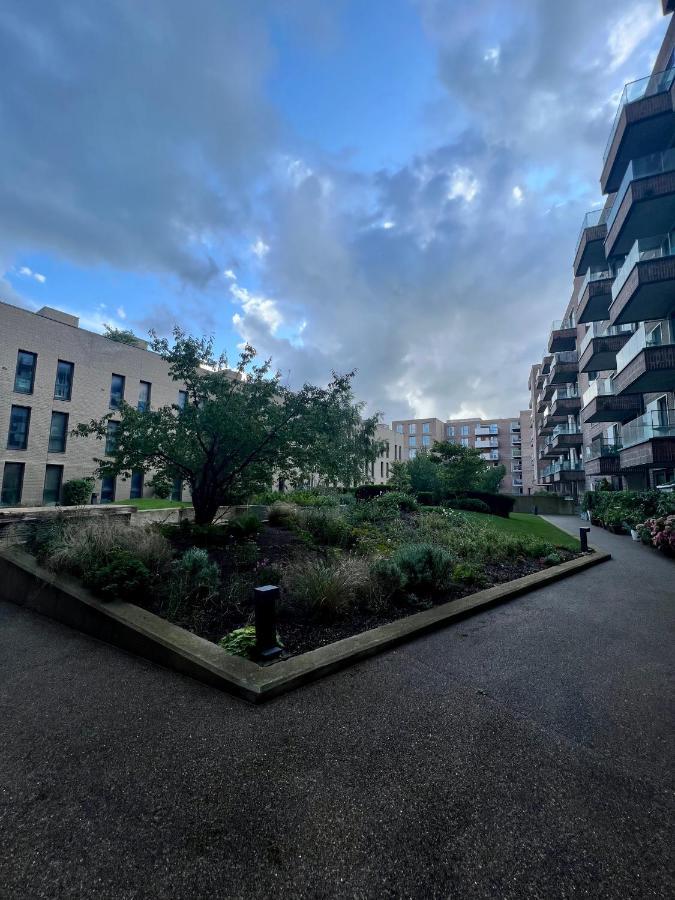 Cityscape Serenity: 10Th Floor Oasis Near City Airport, Excel & 02 Apartment Londra Exterior foto